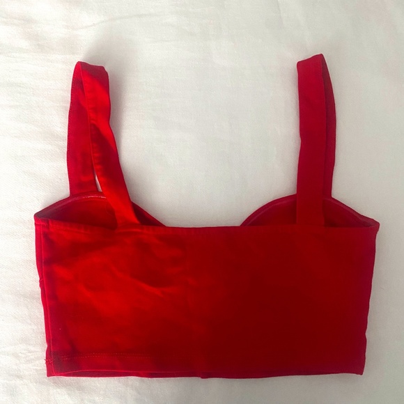 Divided XS Red Crop Tank - Picture 2 of 2